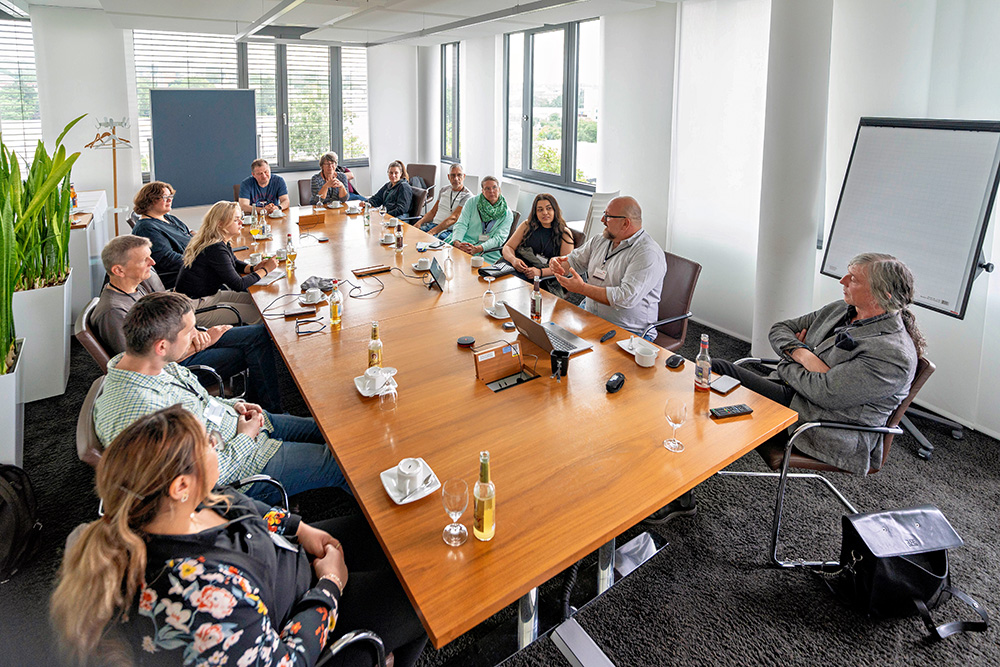 Sergio Grimalschi und Teilnehmer