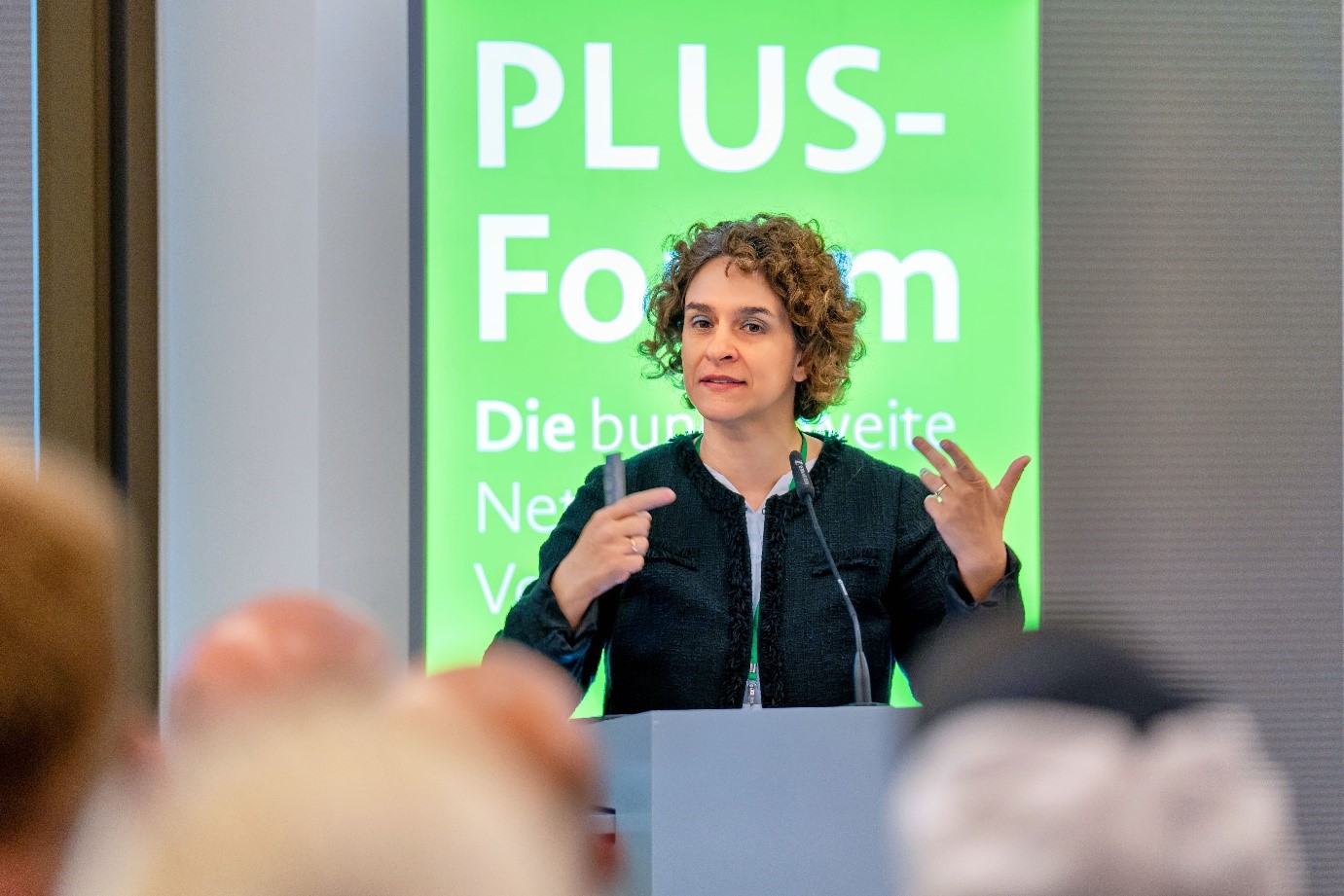 Dr. Solmaz Golsabahi-Broclawski 