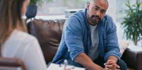 Le psoriasis en plaques et le rhumatisme psoriasique : deux pathologies souvent liées