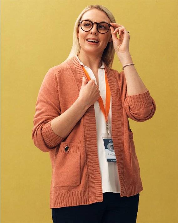 Female_hcp_with_gold_BG