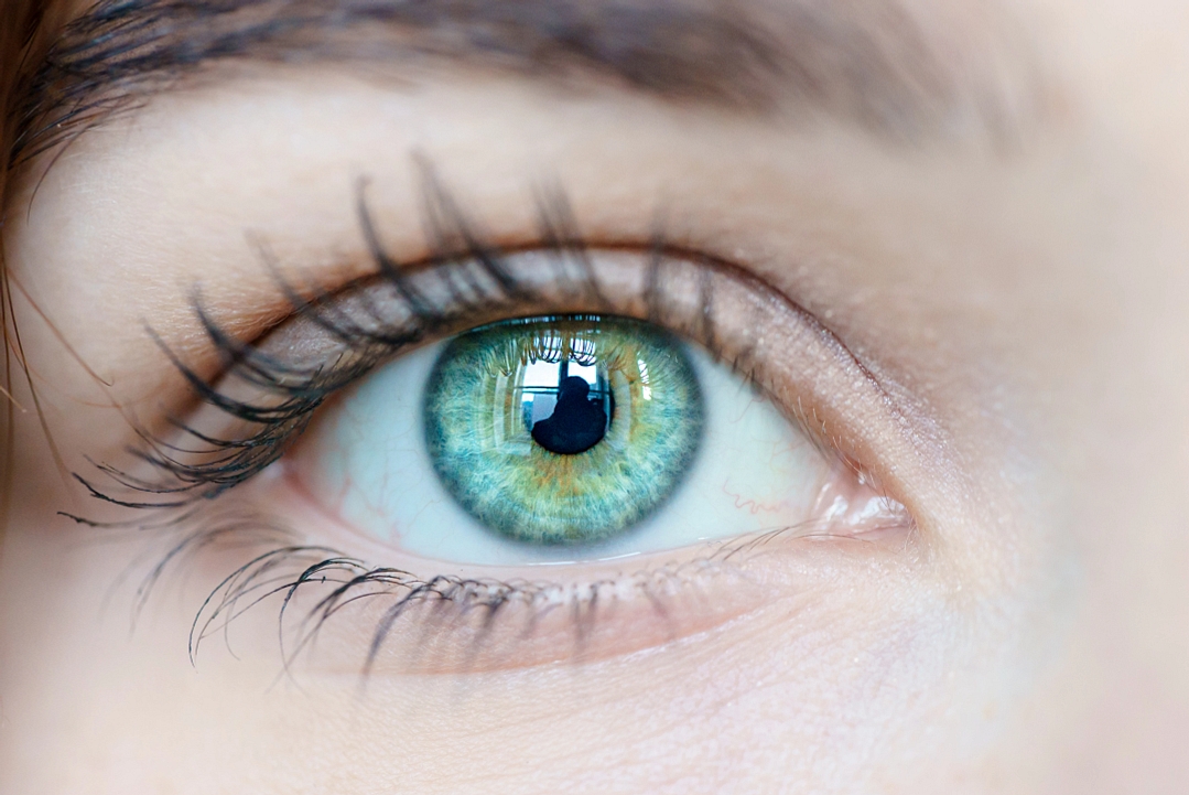 green eye